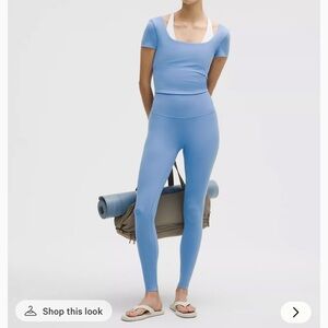Lululemon women’s blue Align leggings
